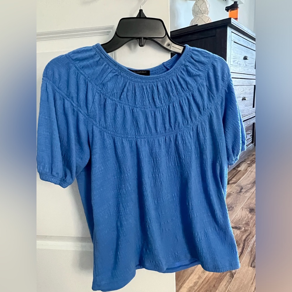 Womens Banana Republic blue top XS